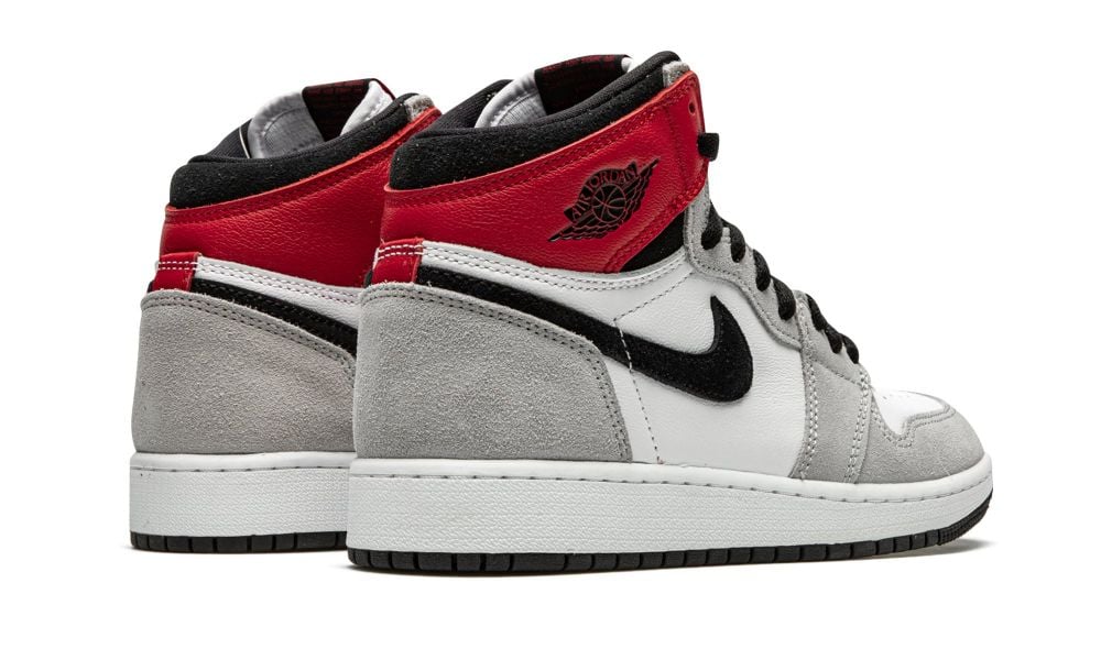 Air Jordan 1 Retro High OG GS “Light Smoke Grey”
