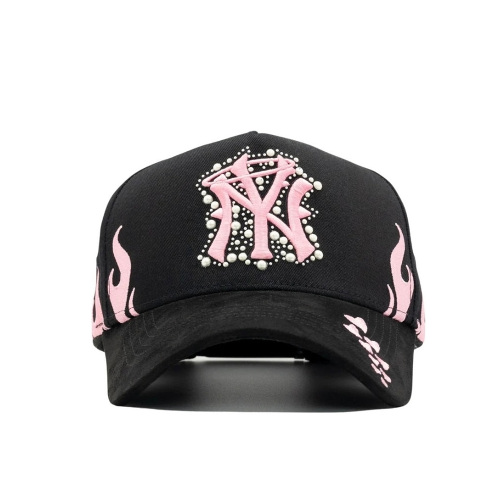 31 Hats “NY Pearls”