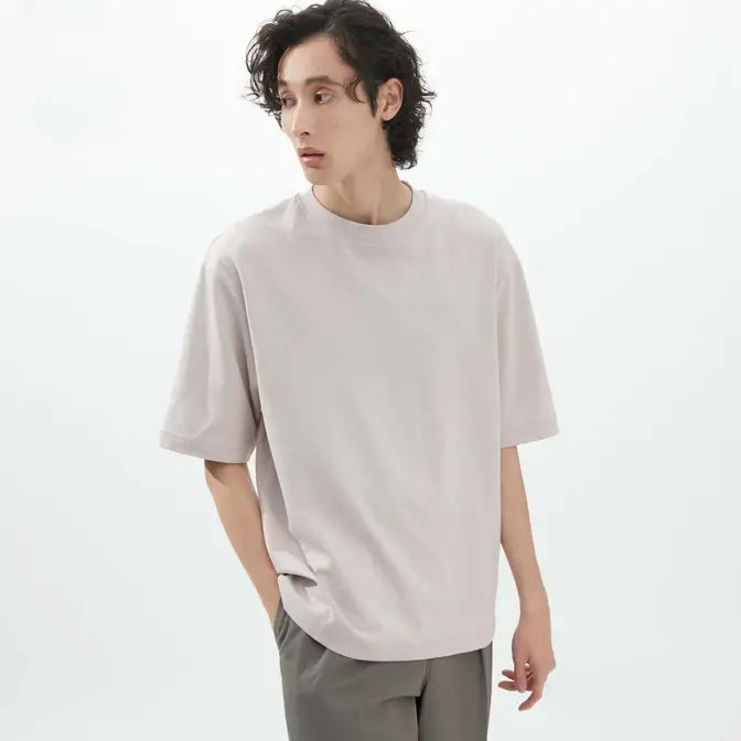 UNIQLO Basic Tee